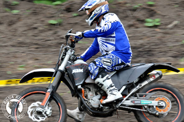 f0210380_13523318.jpg