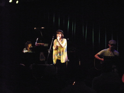 e0078743_1630192.jpg
