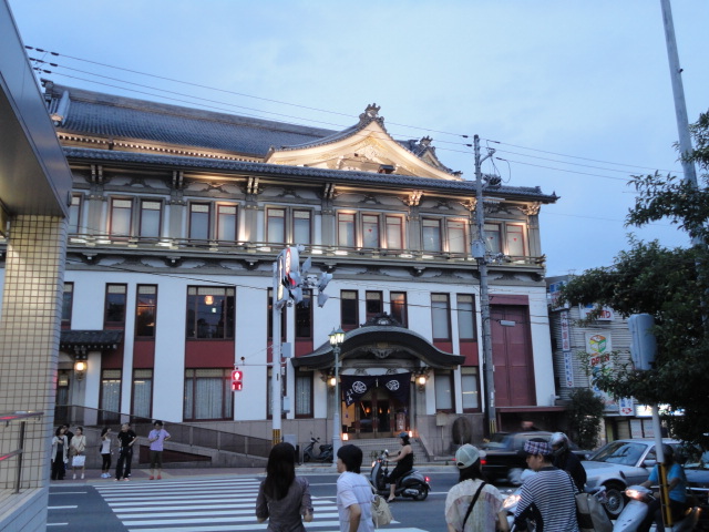 d0109373_1261549.jpg