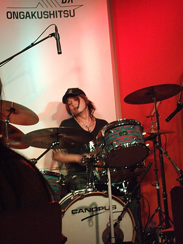 f0036678_0371182.jpg