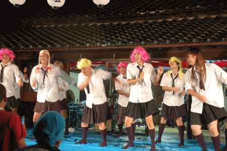 e0203037_2352885.gif