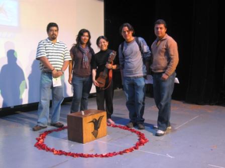 千羽鶴とハチドリ2010