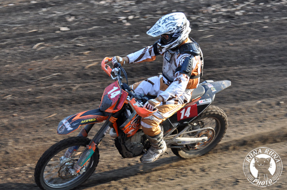 f0210380_22441412.jpg