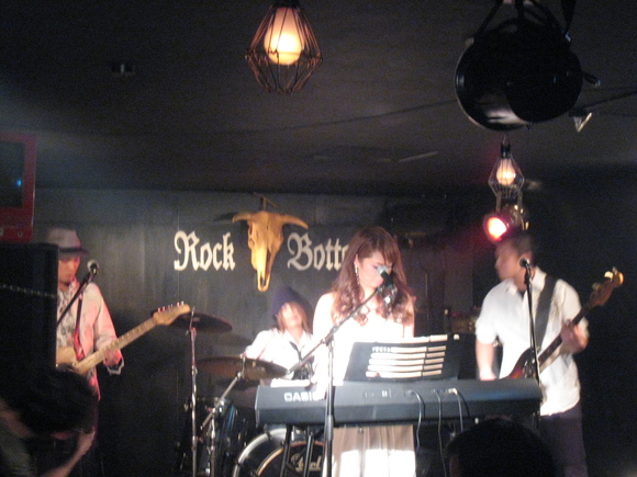 d0066024_28118.jpg