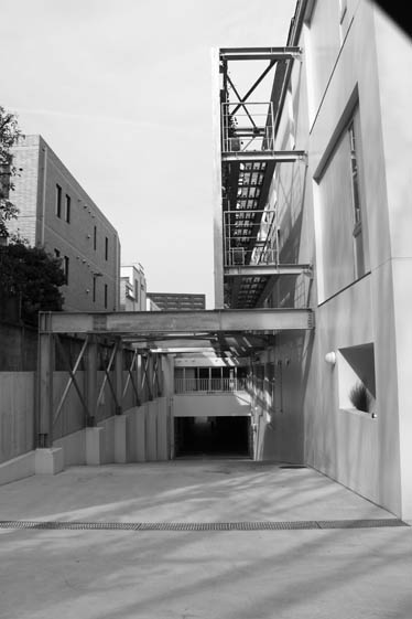 e0112077_0441735.jpg