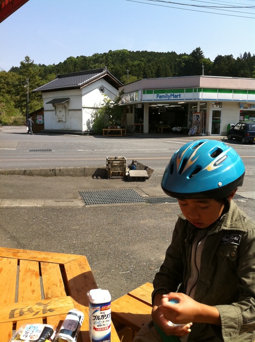 d0124543_12433220.jpg