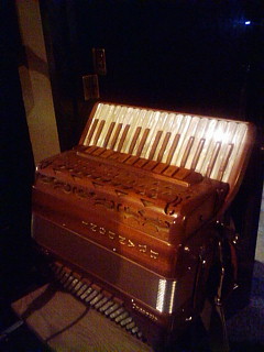 e0057318_1293372.jpg