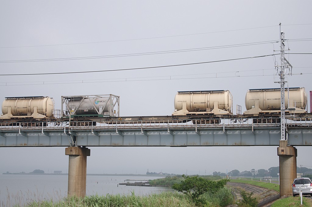 f0203926_235338.jpg