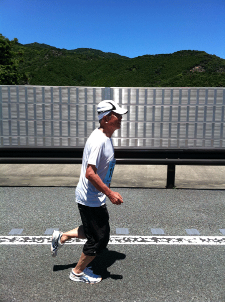 e0203037_2131438.gif