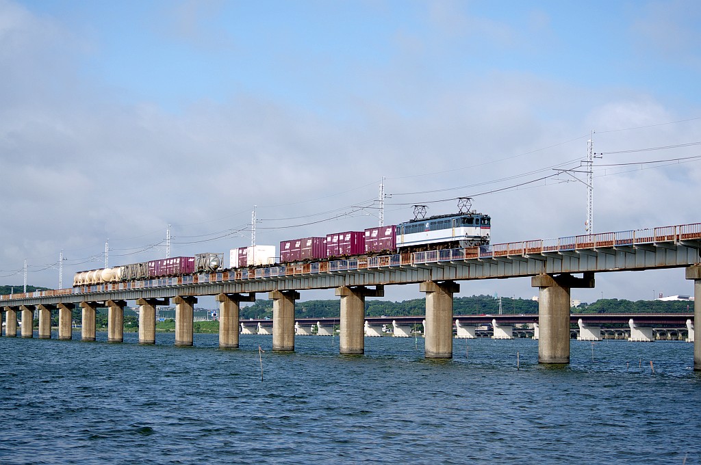 f0203926_22265945.jpg