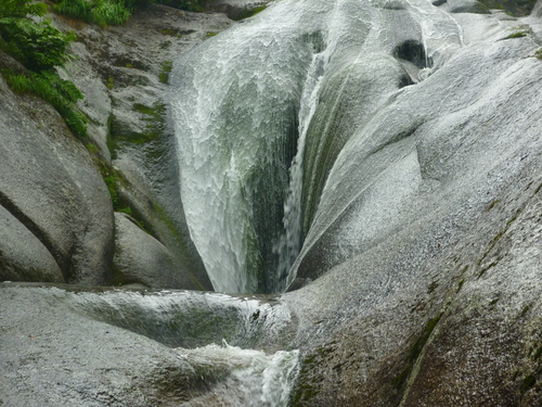 f0028123_2283365.jpg