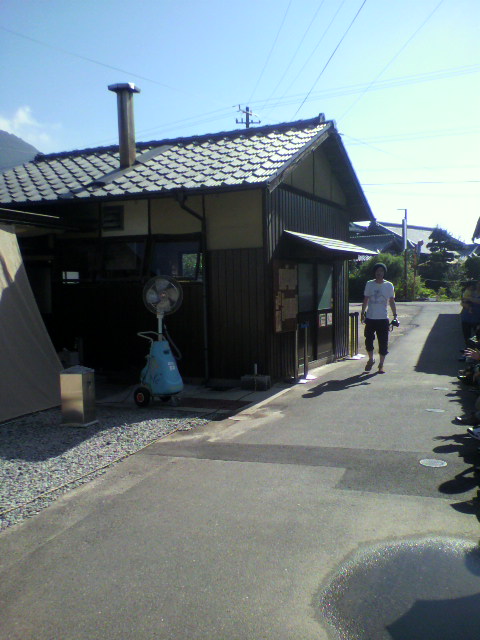 e0202176_1643076.jpg