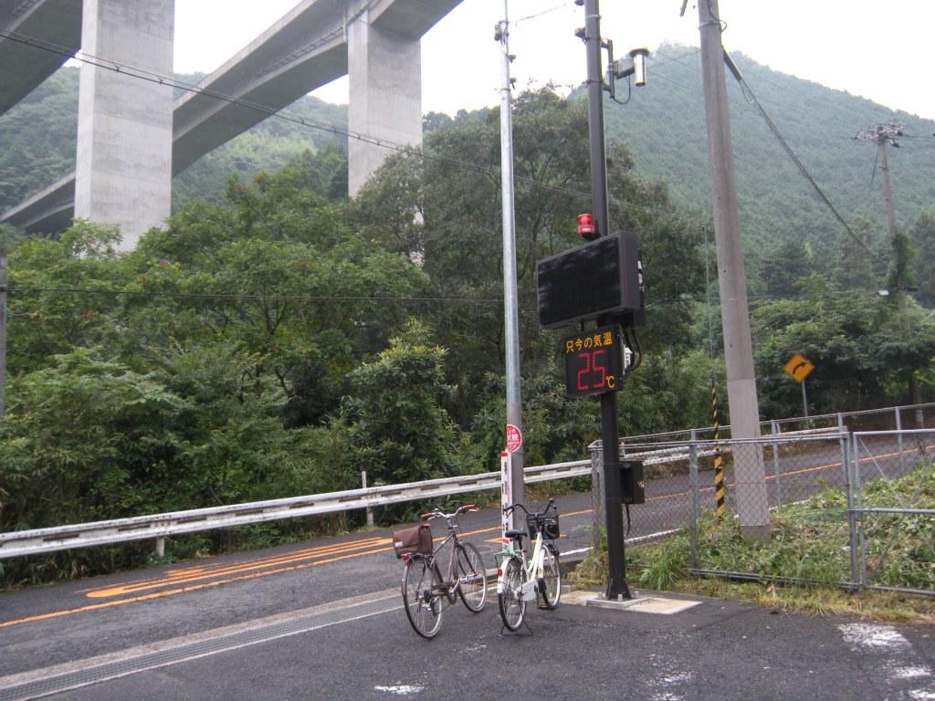 f0219810_128889.jpg