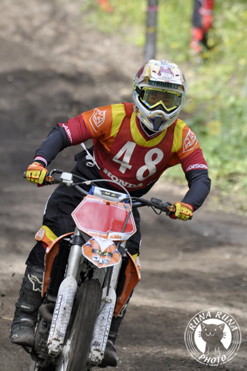 f0210380_21593750.jpg
