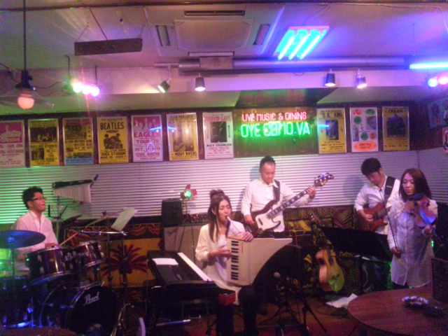 f0014209_2331739.jpg
