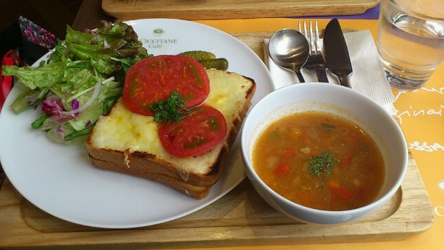 e0212073_0301320.jpg