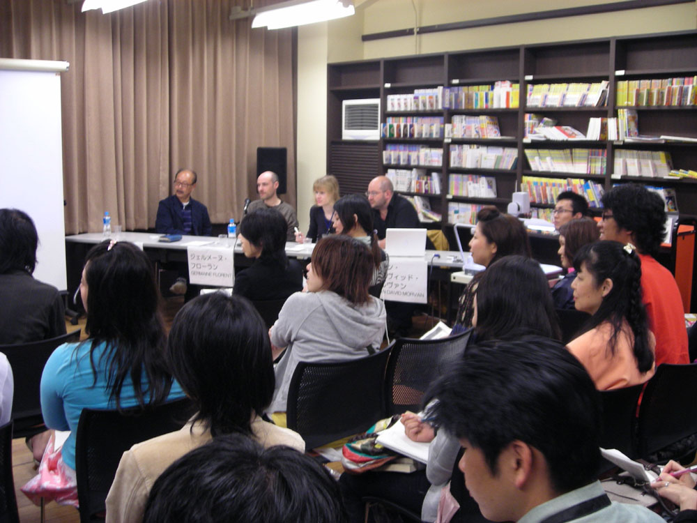 http://pds.exblog.jp/pds/1/201111/14/47/f0151647_15432694.jpg