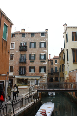 d0129786_1610172.jpg