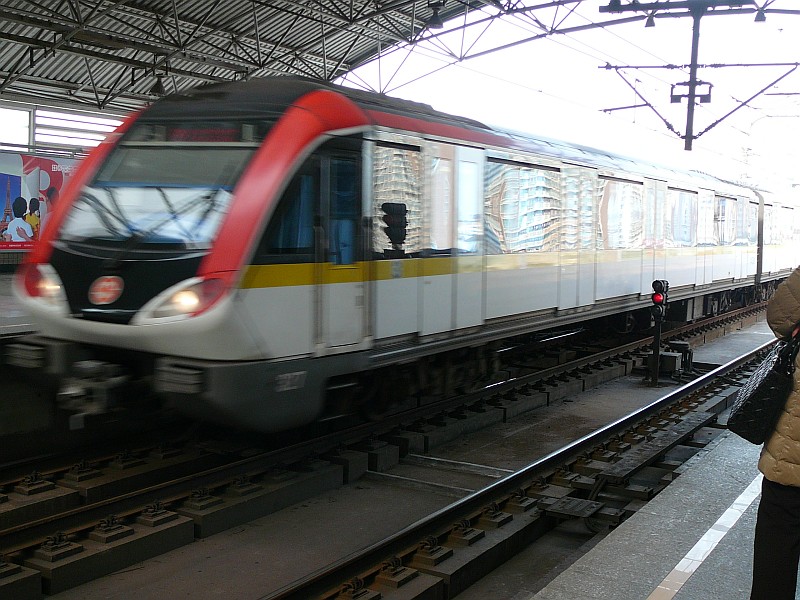 f0203926_22514496.jpg