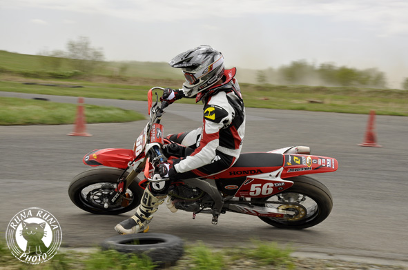 f0210380_23115075.jpg