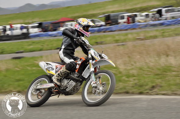 f0210380_2393223.jpg