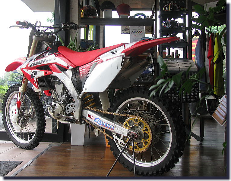 f0178858_1264751.jpg