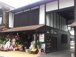 f0043559_8235141.jpg