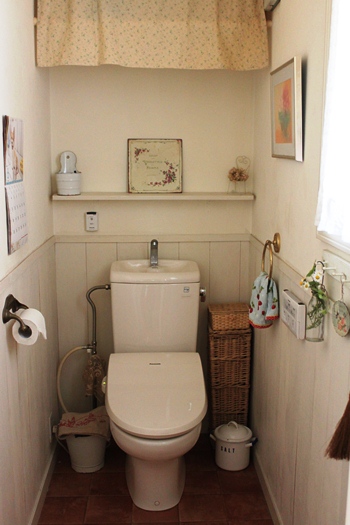 トイレのおしゃれなインテリア 100均からdiyまで過ごしやすい空間を実現しよう ラディーチェ