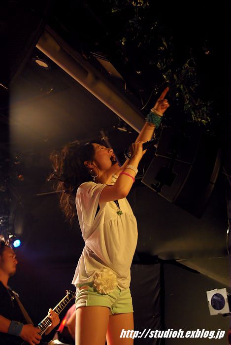 f0008102_2331091.jpg