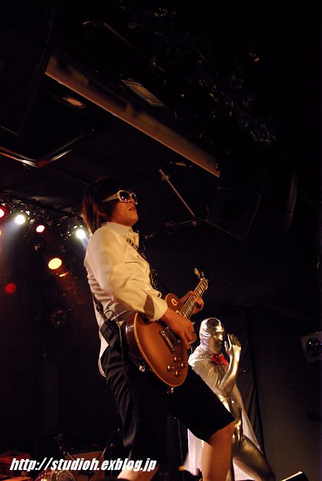 f0008102_1735061.jpg