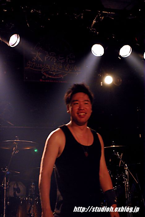 f0008102_18654.jpg