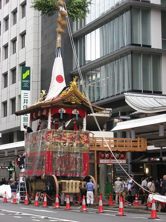 f0054428_0494553.jpg
