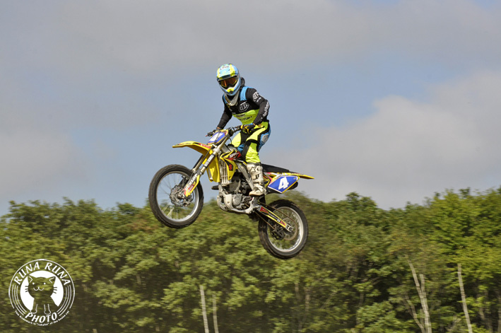 f0210380_1625640.jpg