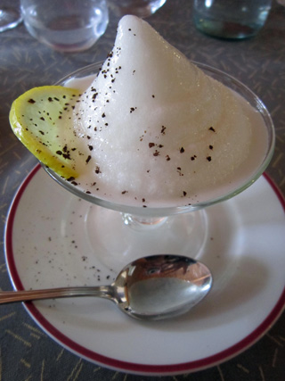 f0234936_0401457.jpg