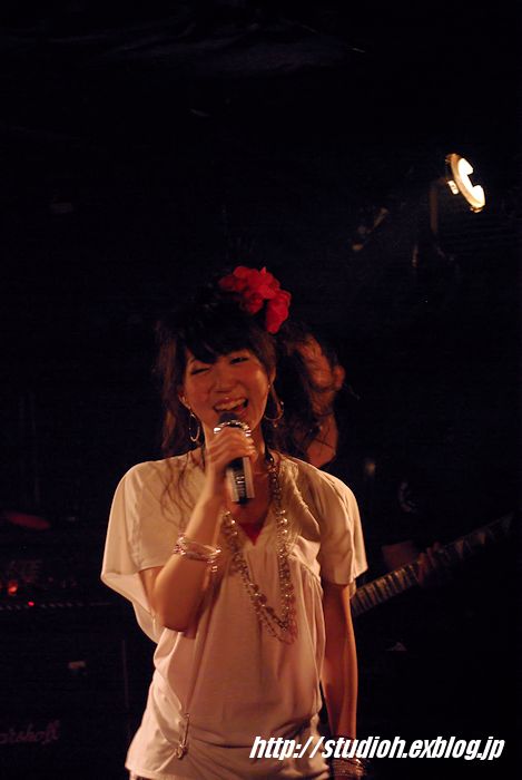 f0008102_233359100.jpg