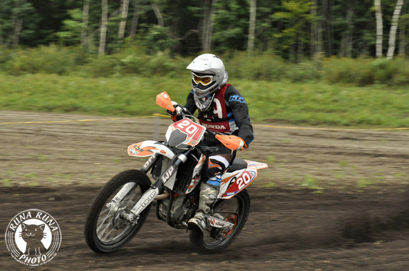 f0210380_2229542.jpg