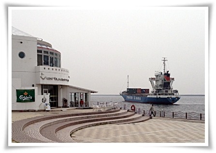 d0017632_2375323.jpg