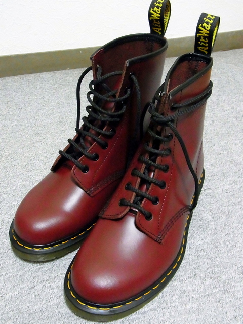Dr Martens 8 holes : 逃れの日々