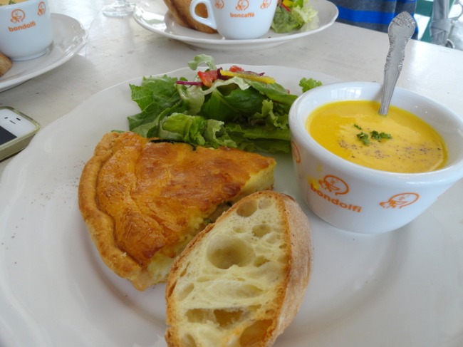 f0238932_014335.jpg