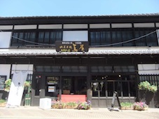 e0038047_2252111.jpg