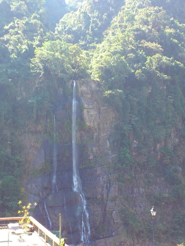 b0009106_2305563.jpg