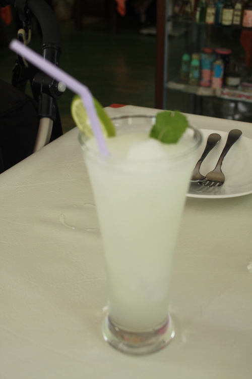 f0233916_8262633.jpg