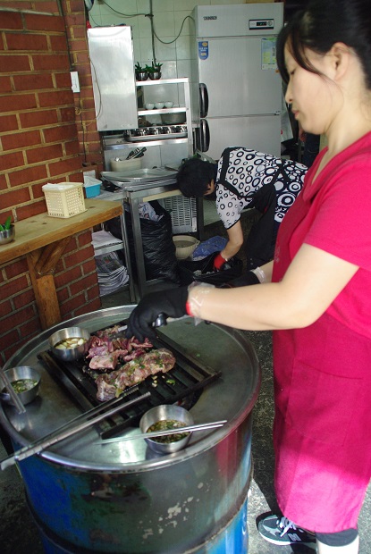f0038904_1225850.jpg