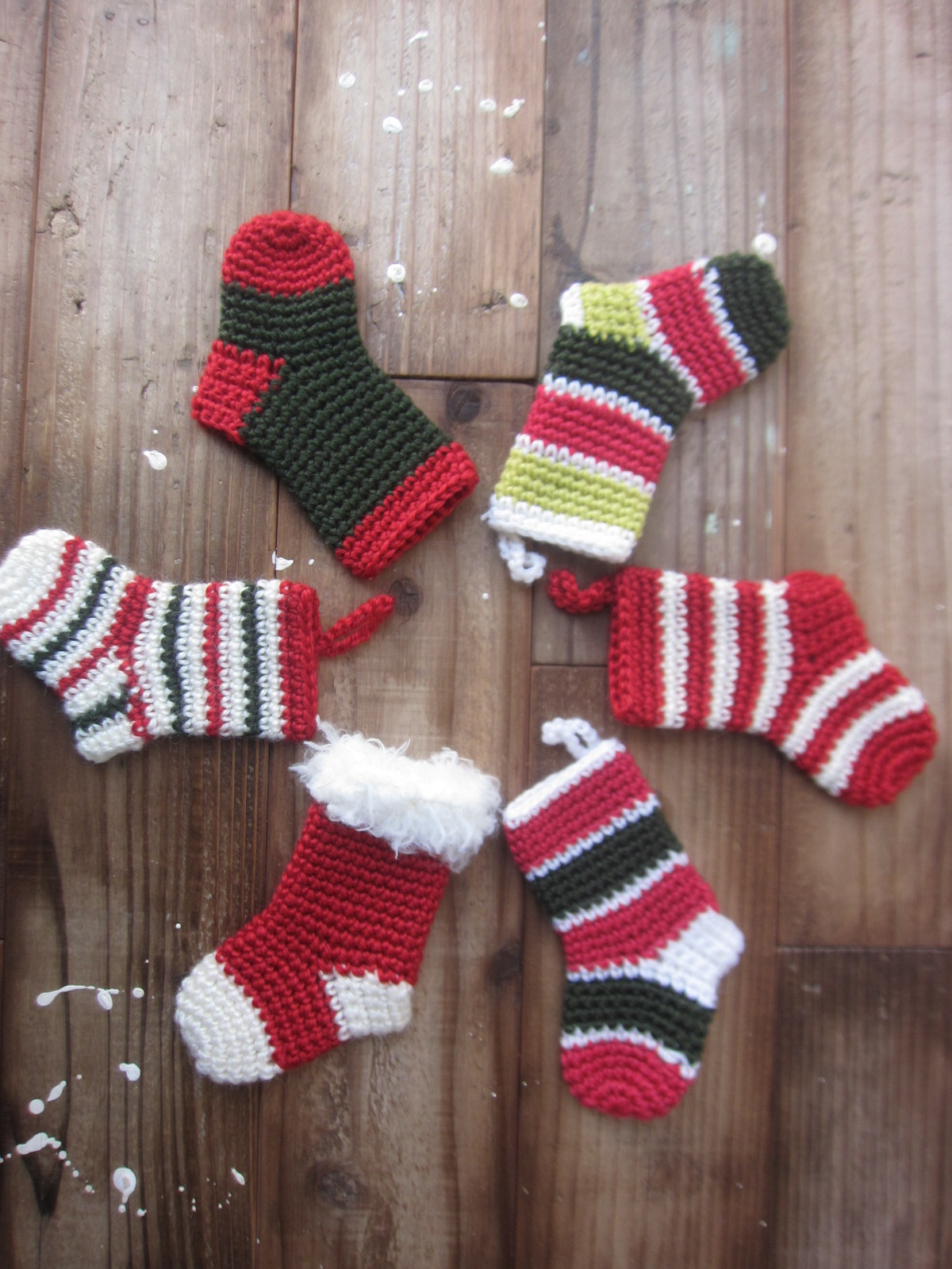 クリスマス・ミニソックス : 【編み物】クリスマスのキュートなおうち雑貨♡編み図レシピ集 - NAVER まとめ