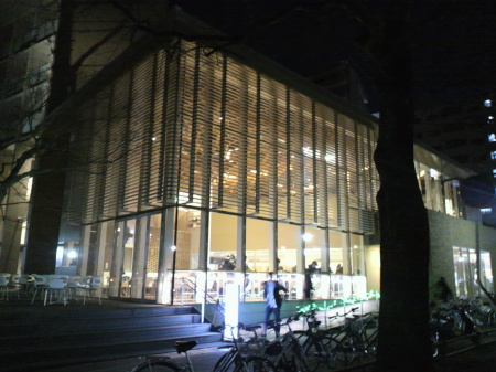 a0228940_00085481.jpg