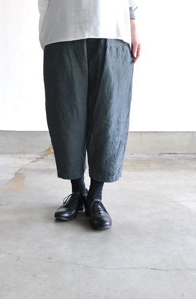 jujudhau/ズーズーダウ <br />
DIAPER PANTS(LINEN GRAY)<br />