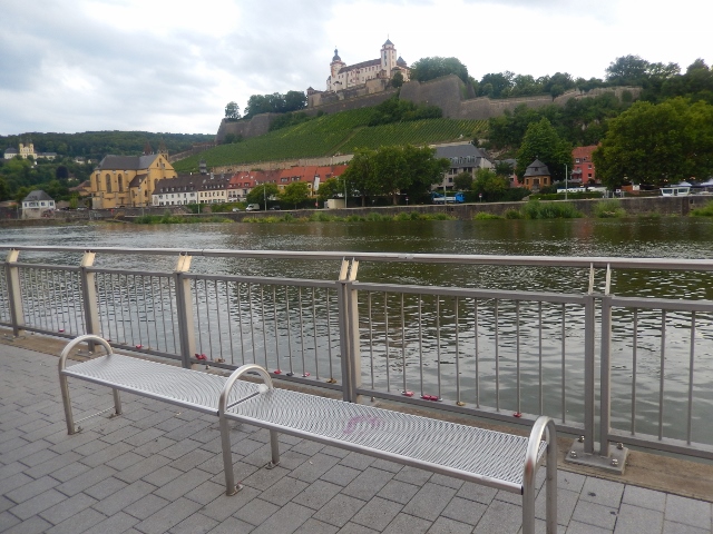 f0329429_20485610.jpg