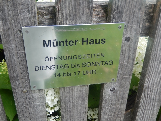 f0329429_04235098.jpg