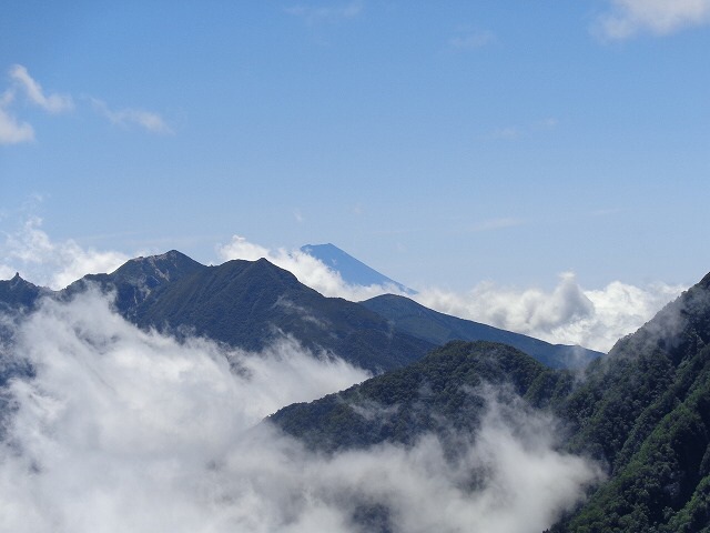 b0326303_00385853.jpg