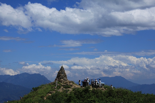 e0242721_1941833.jpg